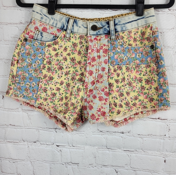 Anthropologie Pants - Farm Rio For Anthropologie High-Rise Patchwork Floral Denim Shorts Size 25